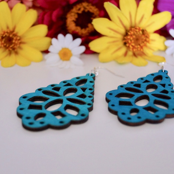 NWT Laser Cut Wooden Earrings in Turquoise - Picture 6 of 8